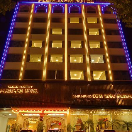 Pleiku & Em Hotel By Gia Lai Tourist Exterior photo