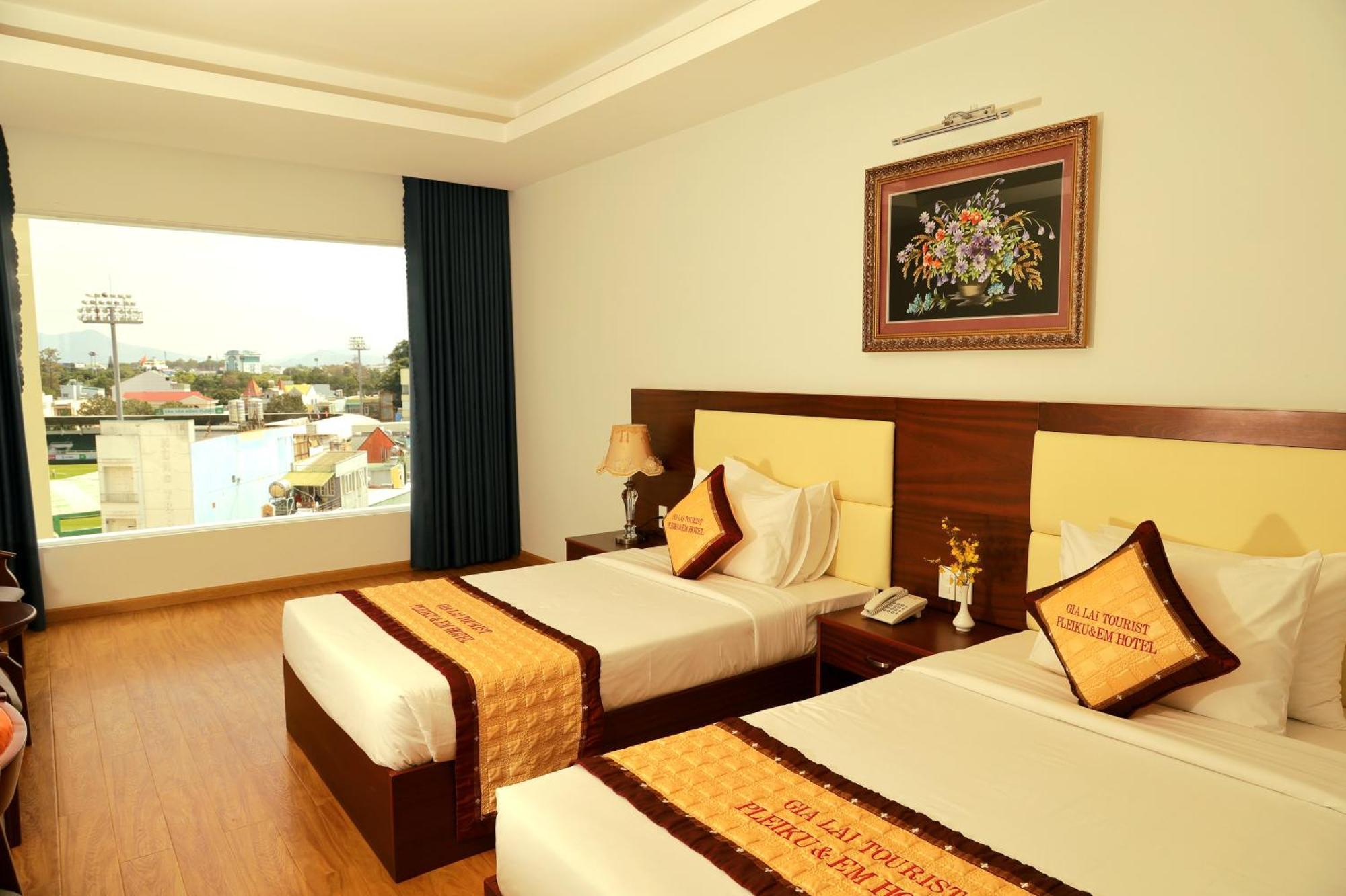 Pleiku & Em Hotel By Gia Lai Tourist Exterior photo